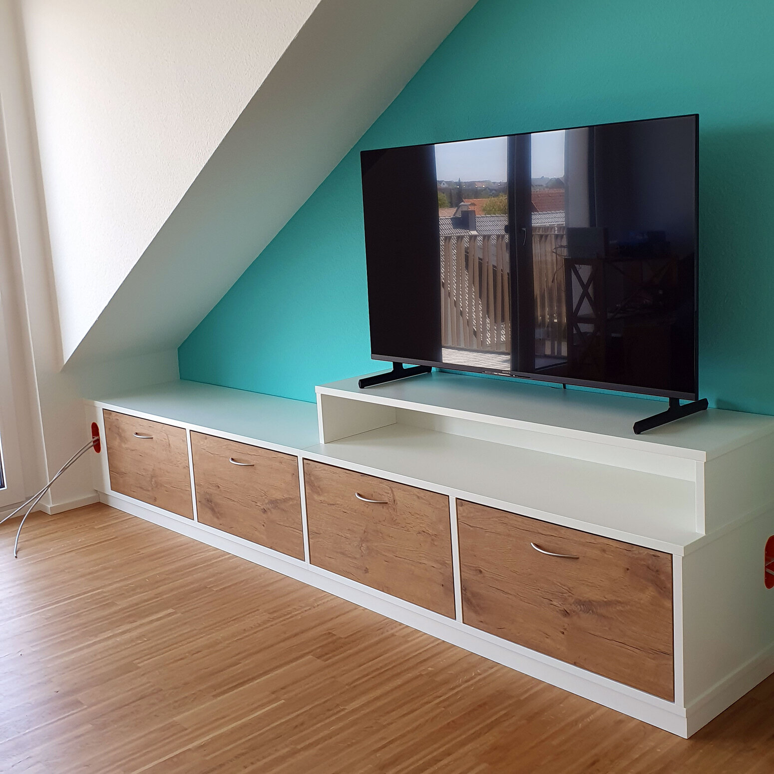 Schreinerei Schindler baut moderne TV-Möbel